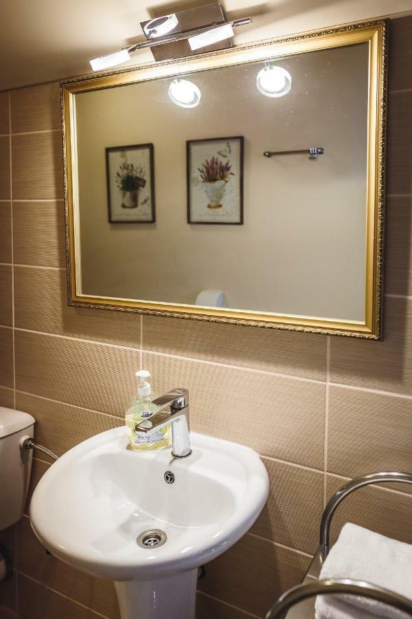 Karle Hotel Vitrupe ภายนอก รูปภาพ